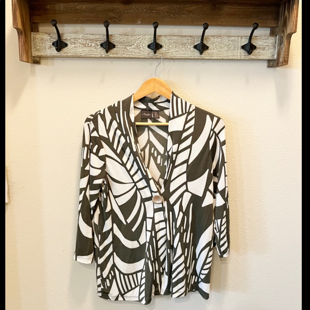 Excellent condition cardigan